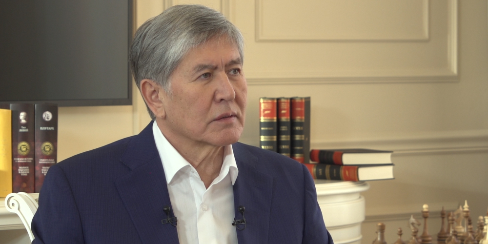 Алмазбек Атамбаев: Кеңештерим менен эскертүүлөрүмө калп жана жалаа кампаниясы менен жооп беришти