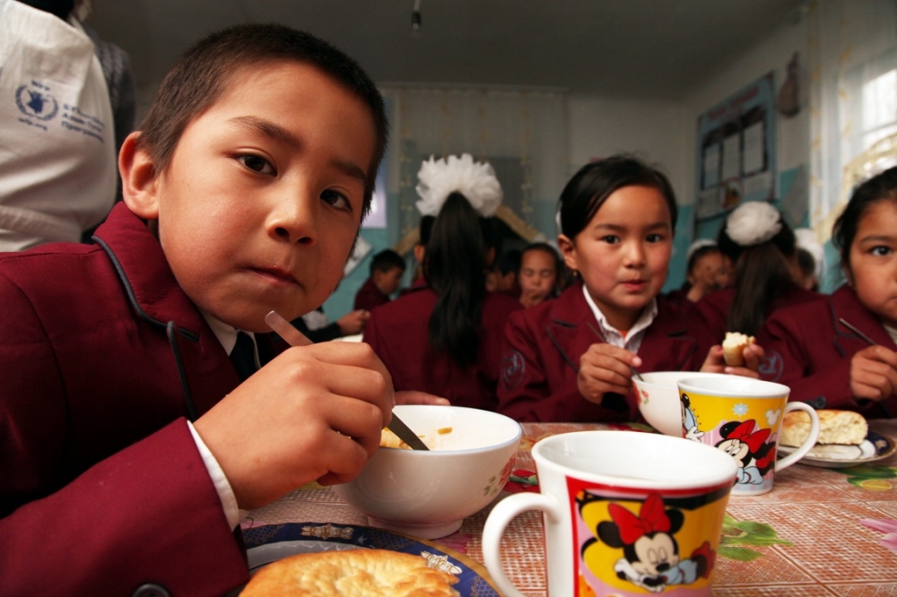 В КР на школьное питание в этом году выделено более 555,9 миллиона сомов