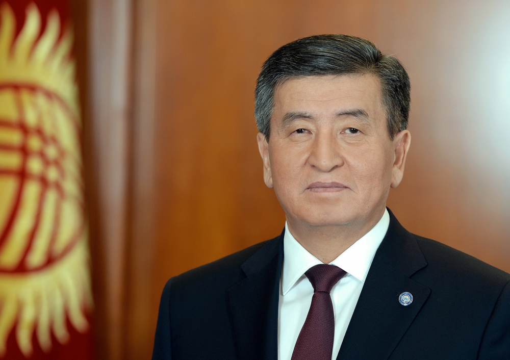 Президент Сооронбай Жээнбеков взял краткосрочный трудовой отпуск