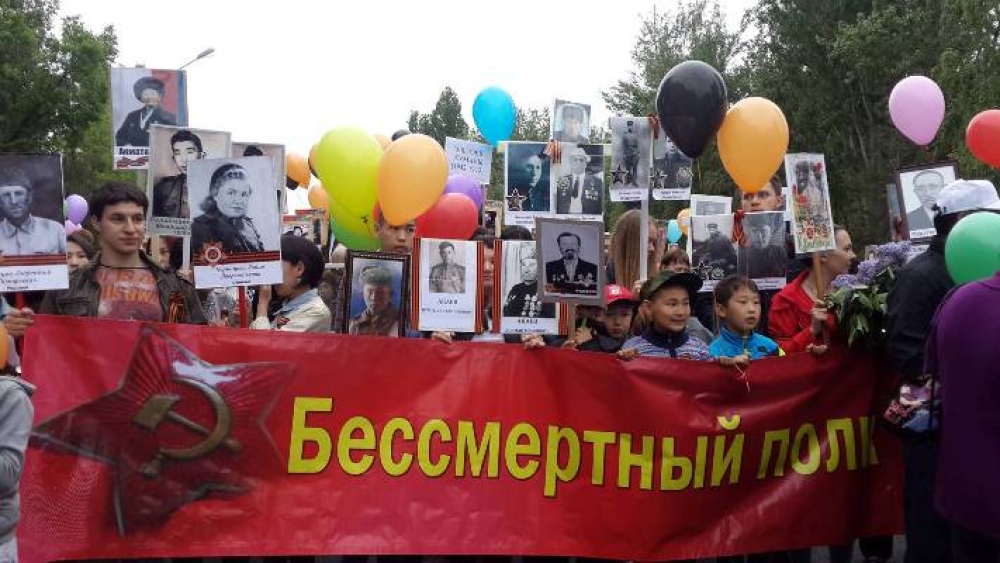 "Өлбөс полк" жөө жүрүшүнө Бишкек шаардык кеңеши кийлигишүүдө