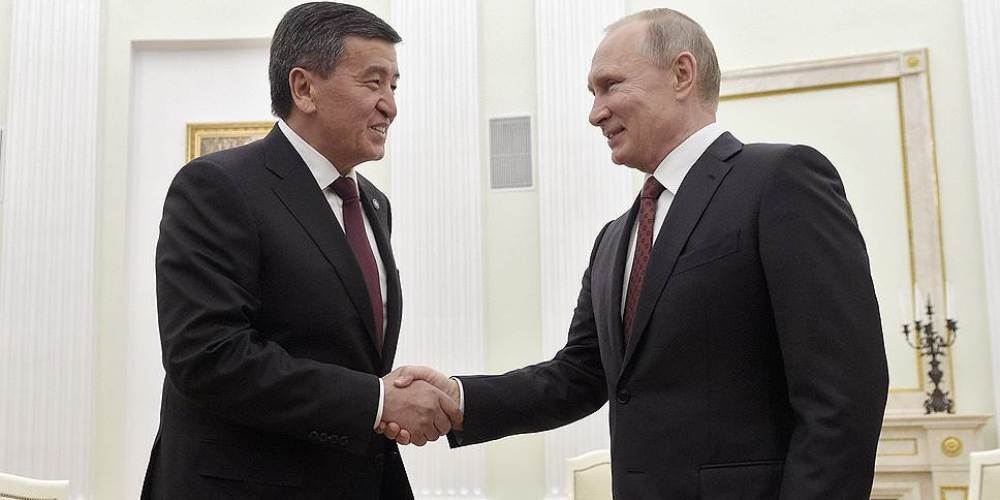 Сооронбай Жээнбеков поздравил Владимира Путина с Днем России