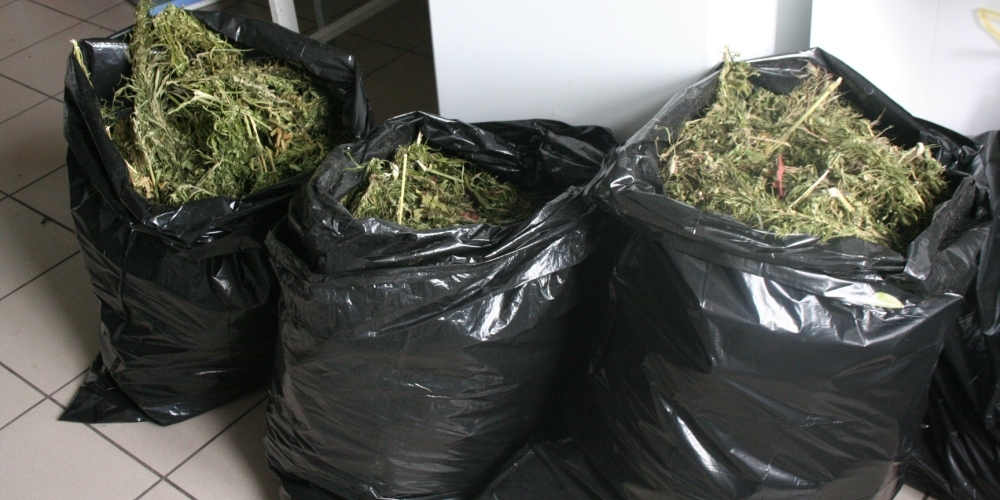 На участках границы КР за восемь месяцев задержано свыше 1 тонны наркотиков
