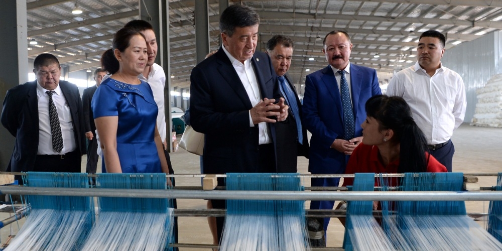Сооронбай Жээнбеков после посещения СЭЗ «Бишкек»: Налоговым органам надо сократить проверки