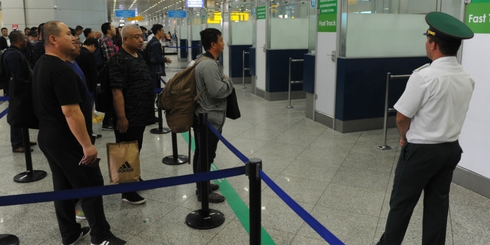 МИД Казахстана изучает факты неоправданных проверок кыргызстанцев в аэропорту Алматы