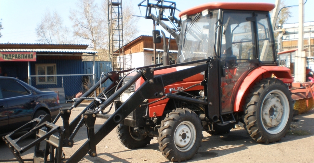 В Кыргызстан без уплаты таможенных платежей ввезли 12 китайских тракторов
