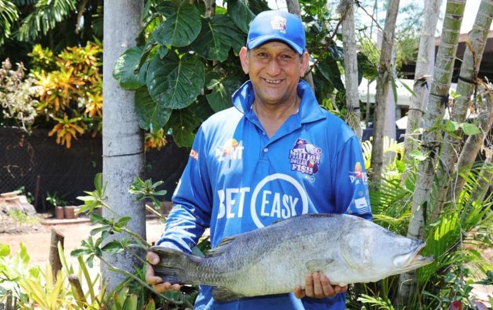 Австралийский рыбак поймал «золотого» окуня и выиграл 10 тысяч долларов
