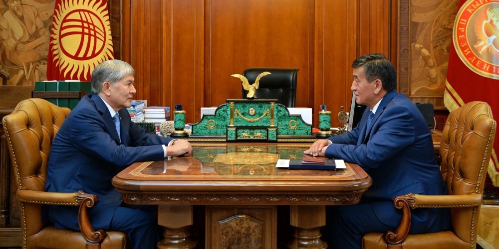 Алмазбек Атамбаев Сооронбай Жээнбеков тараптан айтылган айыптоолорго жооп берди