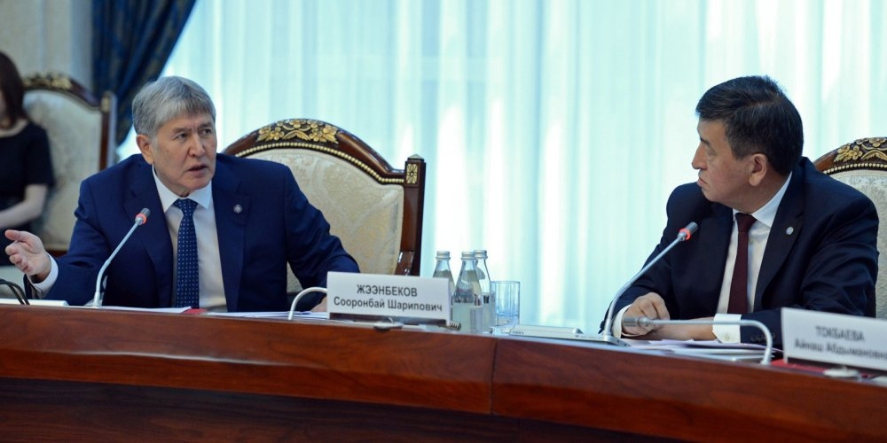 Атамбаев: Жээнбеков экөөбүздүн тирешибиз кузгундарга жага бербей калды