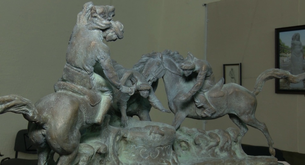 Вдохновленные Айтматовым: выставка скульптур в Бишкеке