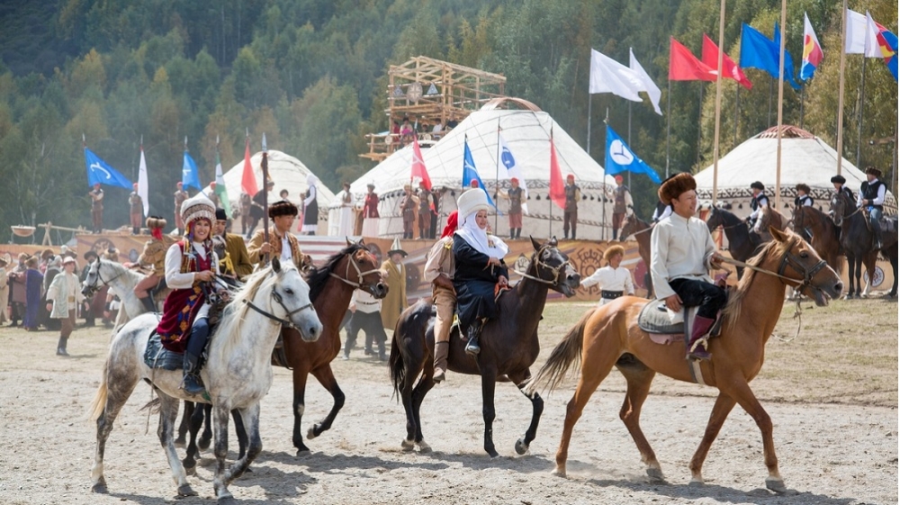 Более 400 артистов и спортсменов из Кыргызстана выступят на международном фестивале «Вселенная Кочевников»