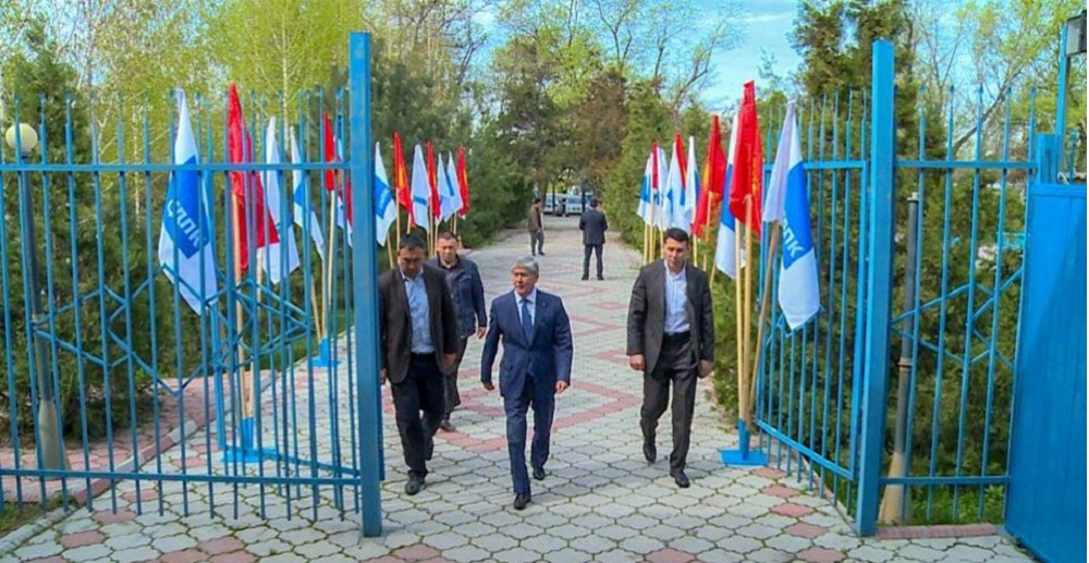 КСДП төрагасы Алмазбек Атамбаев партиянын Чүй облусундагы жыйынына катышты