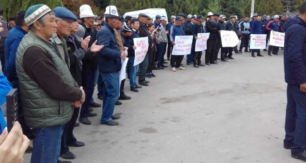 В Боконбаево проходит митинг в поддержку Дамира Мусакеева (видео)