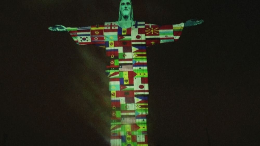 Флаг Кыргызстана появился на статуе Христа-Искупителя в Рио-де-Жанейро