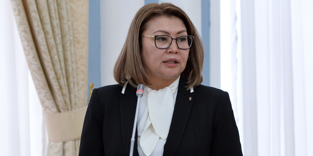 Соцсети возмущены отставкой вице-премьера Алтынай Омурбековой