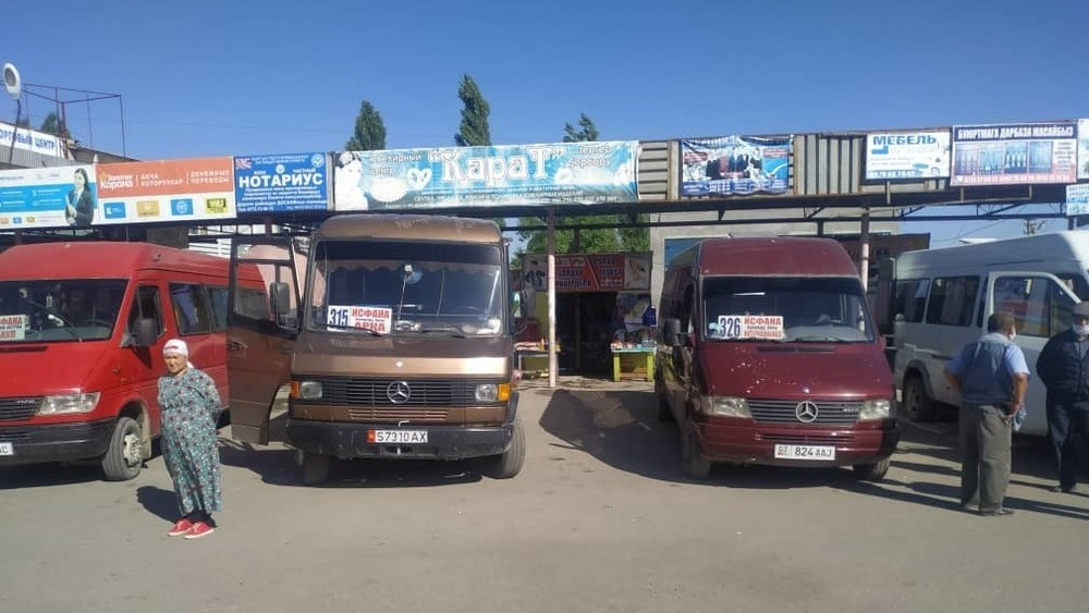 В Кыргызстане приостановили работу общественного транспорта между городами и областями