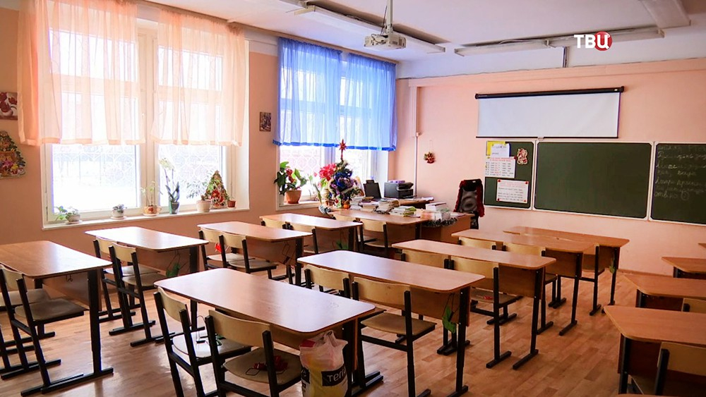 Школьникам Бишкека не разрешили вернуться к учебе в традиционном формате