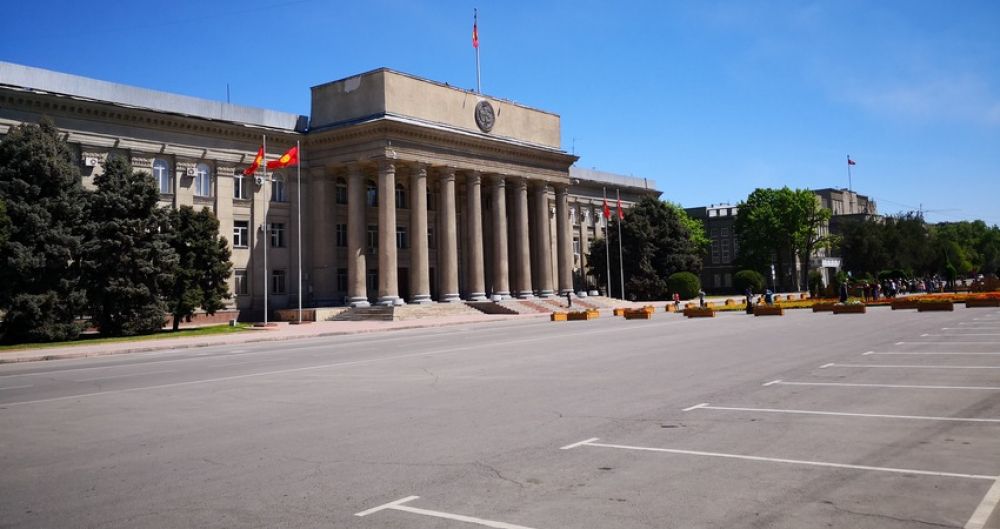 Старая площадь в Бишкеке теперь носит имя Турдакуна Усубалиева