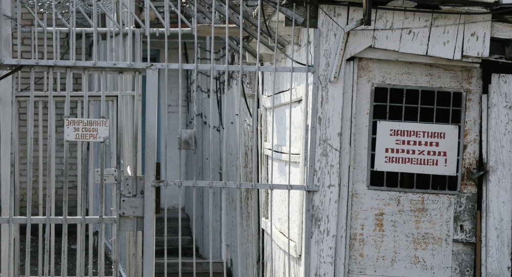 В СИЗО-1 Бишкека трое заключенных зашили себе рты
