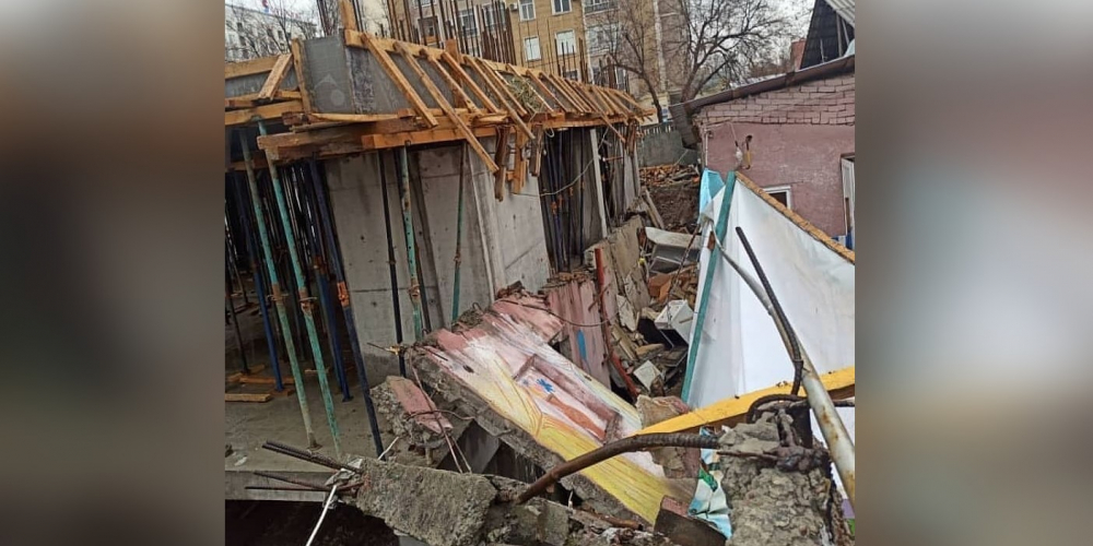 В Бишкеке из-за стройки по соседству рухнула стена частного детского сада