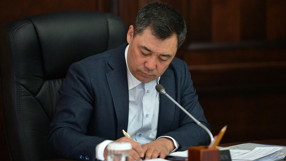Садыр Жапаров снизил расходы на содержание депутатов Жогорку Кенеша
