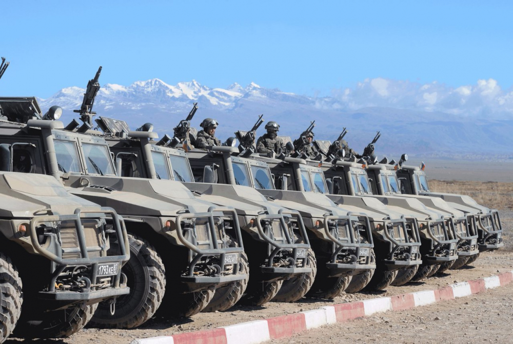 Китай окажет военную помощь Кыргызстану на 50 млн юаней