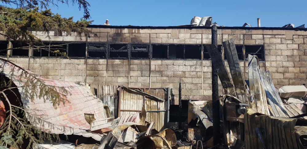 Названы предварительные причины пожаров в «Супаре» и на рынке «Ак-Тилек»