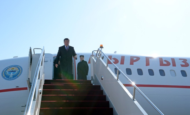 Президент Борбор Азия мамлекет башчылары менен жолугуу үчүн  Казакстанга барды