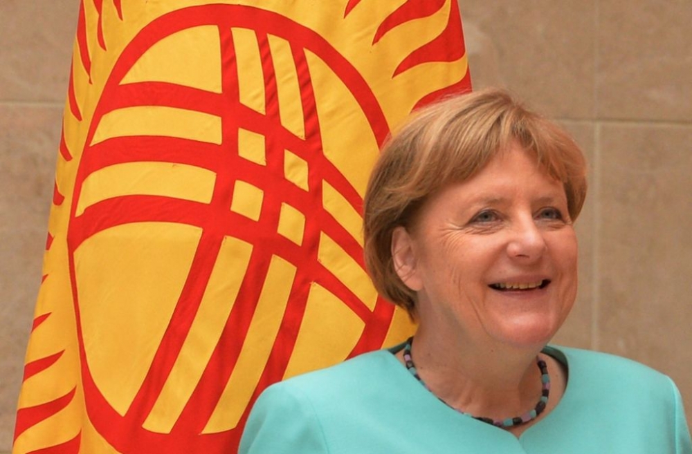 Президент Жээнбеков поздравил Меркель с переизбранием на пост федерального канцлера Германии