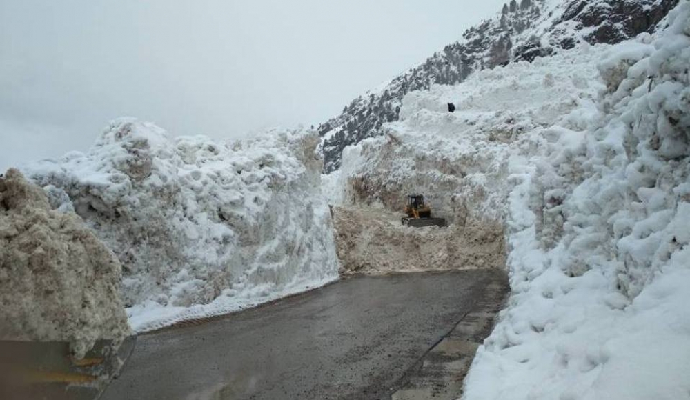 На горных участках автодорог республики 23-27 марта есть опасность схода лавин