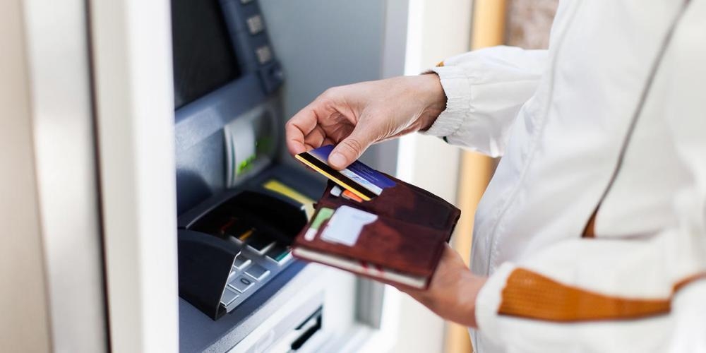 До конца года в Узбекистане появится тысяча банкоматов для инвалюты