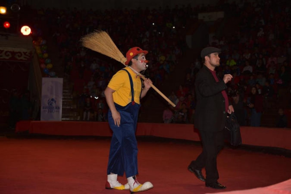 В столице прошел второй Международный фестиваль смеха «Клоуны и дети»
