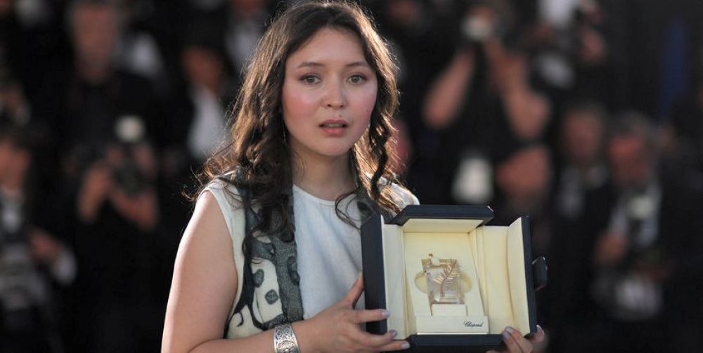 Актриса фильма «Айка» о мигрантке из КР получила приз на Каннском кинофестивале
