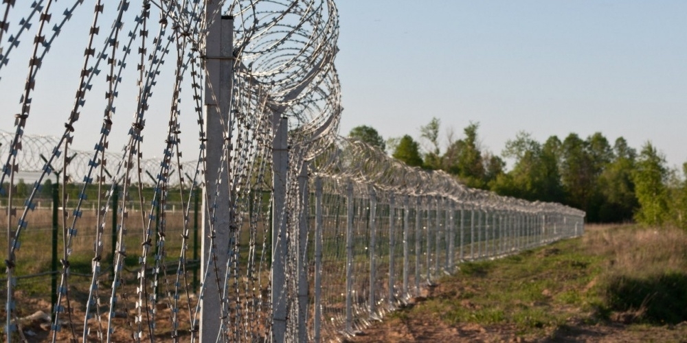 Близ границы с Таджикистаном группа вооруженных контрабандистов ранила двоих сотрудников ГКНБ