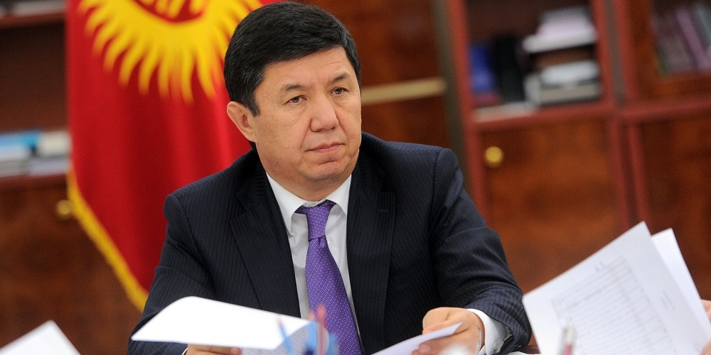 Темир Сариев временно сложил с себя полномочия лидера партии «Ак-Шумкар»