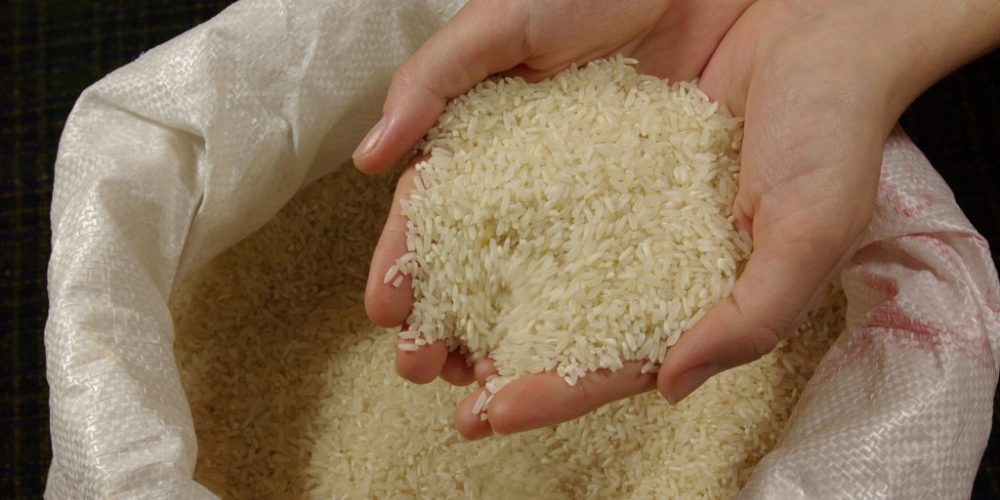 В Оше задержана фура с контрабандной партией риса на сумму свыше 1 миллиона сомов