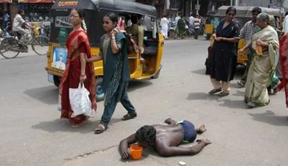 Из-за фейковой новости в WhatsApp на улицах Индии начали бить бедняков