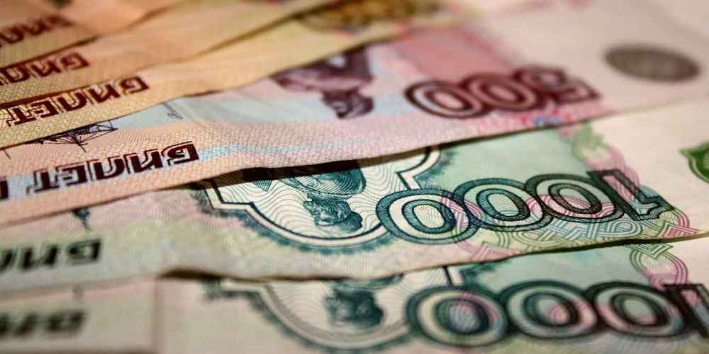 Россияда VIP- кардардын эсебинен 40 миллион рубль уурдаган банк кызматкерлери кармалды