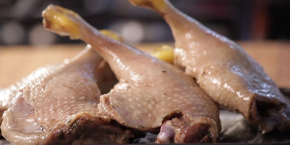 На трассе Ош – Ноокат задержано авто с контрабандным мясом птицы на более 2 миллионов сомов