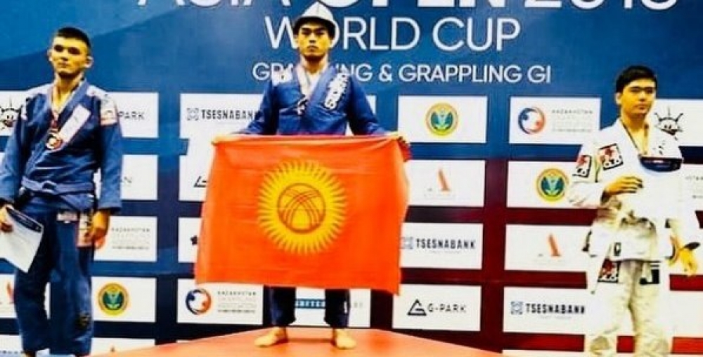 Кыргызстанец завоевал «золото» на международном турнире по грэпплингу