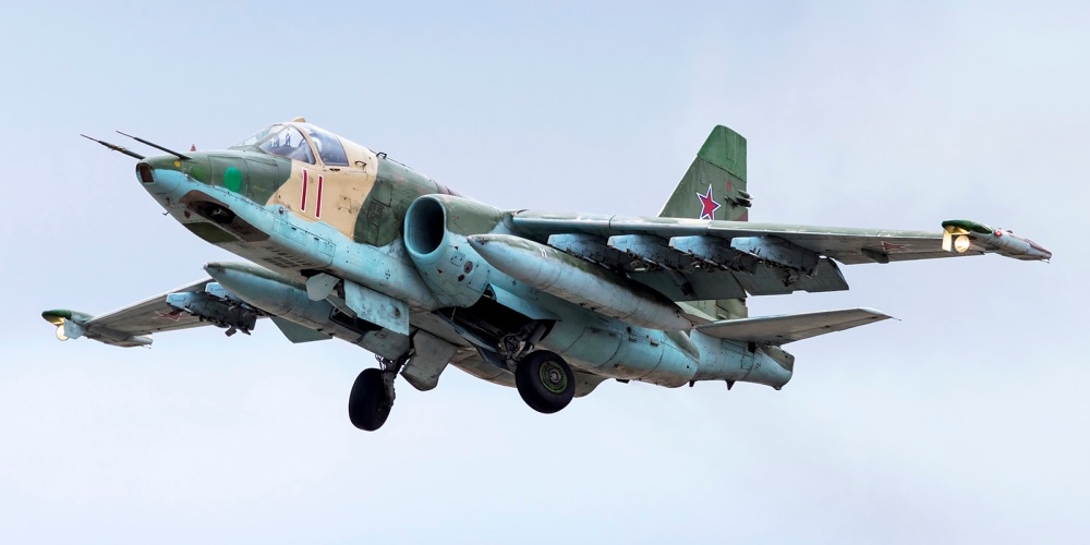 Россия перебросила в Кыргызстан 30 военных самолетов и вертолетов