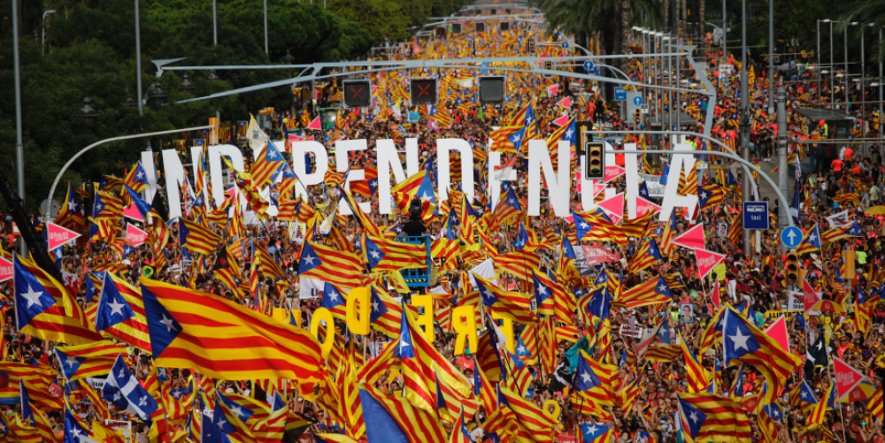 В Каталонии проходят акции в годовщину референдума о независимости