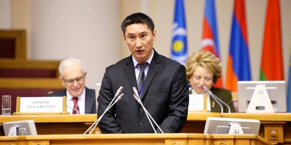 Алмаз Асанбаев: Поводом для моего увольнения с госслужбы стал комментарий в поддержку Сапара Исакова