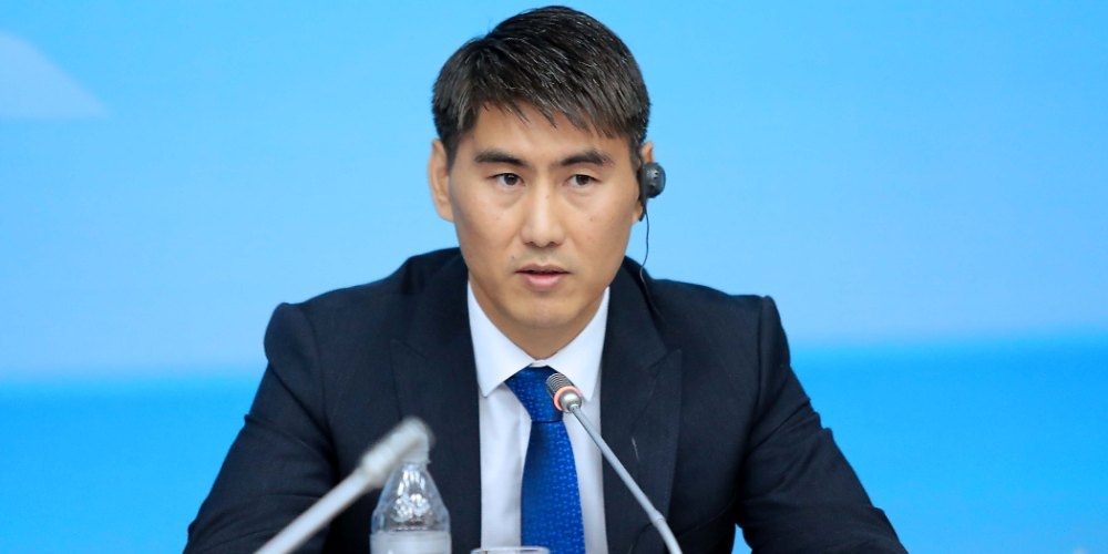 На должность министра иностранных дел КР премьер-министр внес кандидатуру Чингиза Айдарбекова