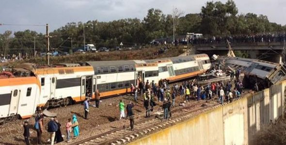 В Марокко пассажирский поезд сошел с рельсов, погибли 10 человек