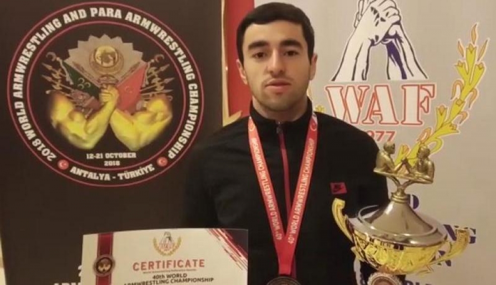 Кыргыз спортчусу  Шахман Сулейманов кол күрөш боюнча дүйнө чемпиону наамына татыды