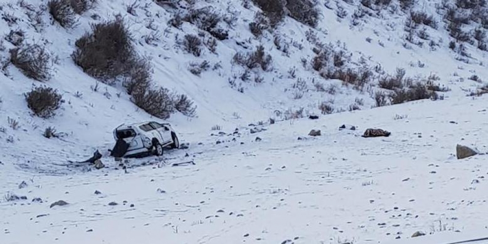 При спуске с горнолыжной базы «Чункурчак» перевернулся внедорожник, водитель погиб на месте