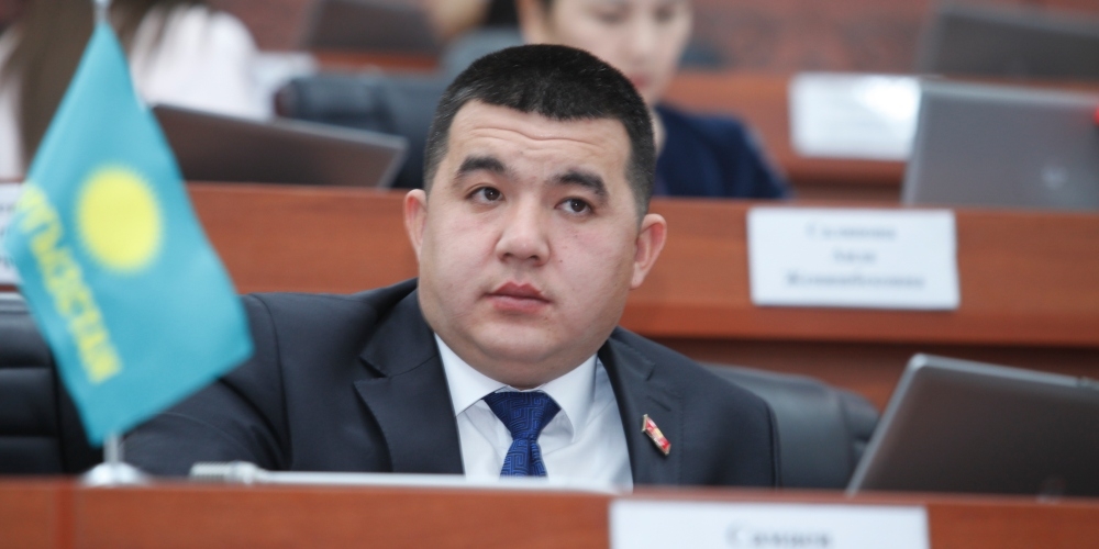 Депутат ЖК Урмат Самаев прикрывает контрабандистов?