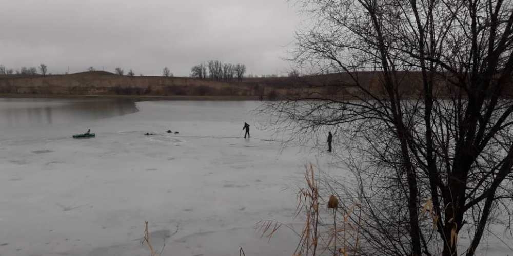 В Ленинском подросток провалился под лед, играя на замерзшем озере