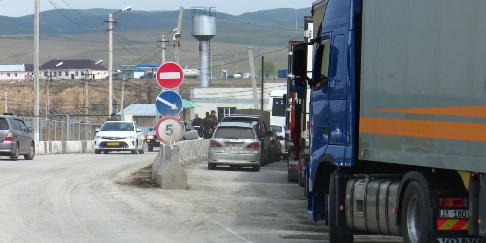 Ситуация на кыргызско-казахской границе: Абылгазиев попросил ЖК заслушать отчет в закрытом режиме
