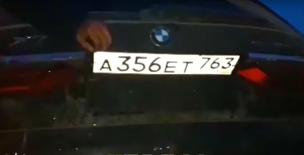 "Номера-перевертыши": На BMW X7, попавшей в ДТП на Иссык-Куле, стоял российский номер